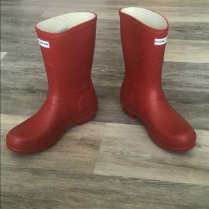 Hunter short red boots size 7 EU 38 NEVER USED